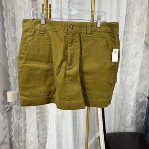 Old Navy Women's Mini Skirt in Olive